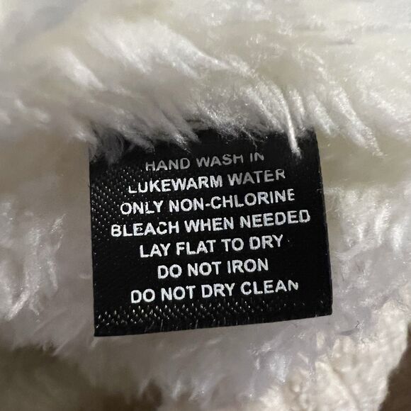 Crown Vintage Beenie Cable Knit Pom Pom - Picture 4 of 4